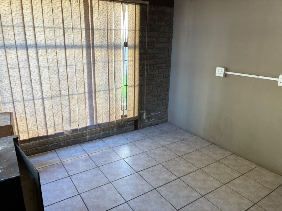 4 Bedroom Property for Sale in Fairy Glen Western Cape